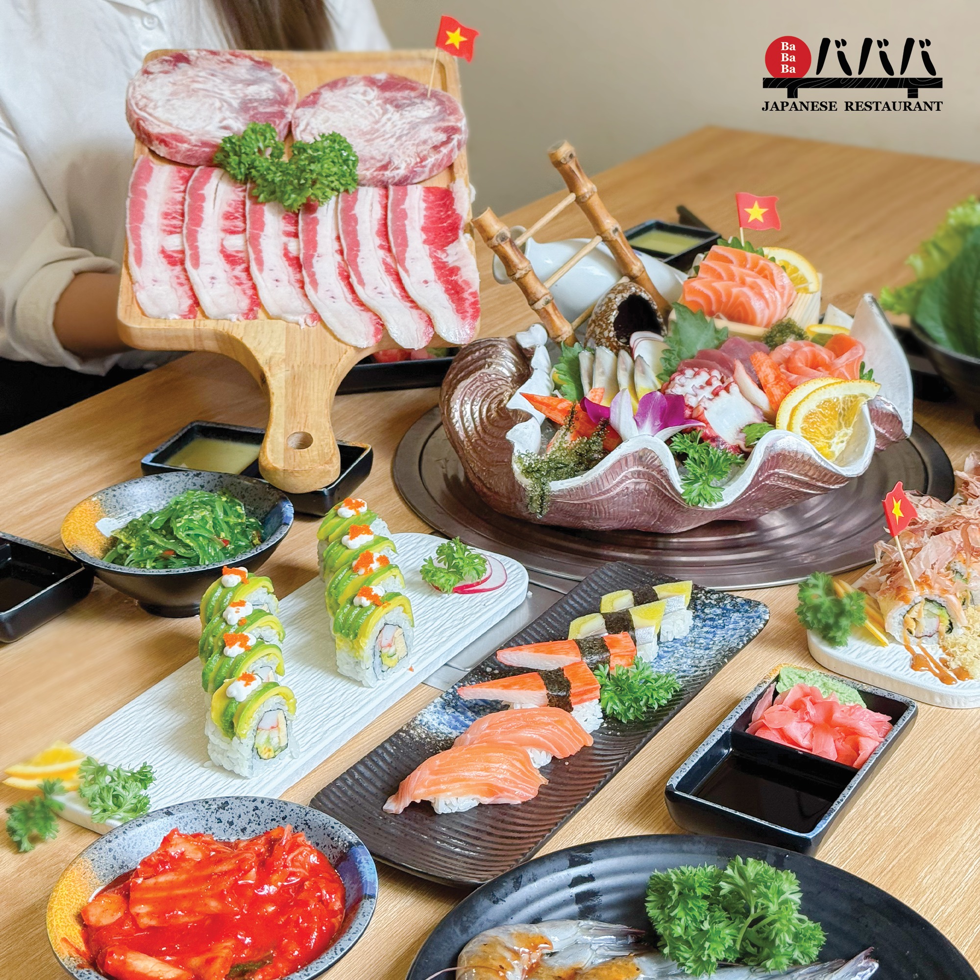 Buffet trưa văn phòng tại Bababa Japanese Restaurant với sushi và sashimi